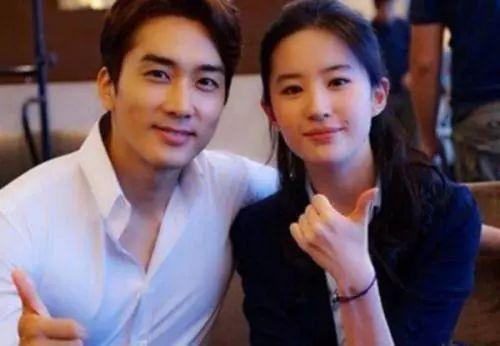 听心吃瓜小说娱乐圈,娱乐圈的甜蜜与苦涩